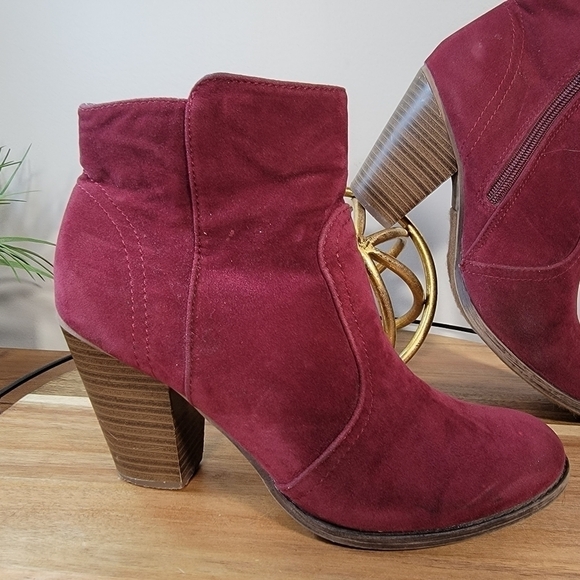 Breckellle's Wine / Maroon Colored Heather Ankle Booties vegan Size 8.5 - Picture 5 of 16